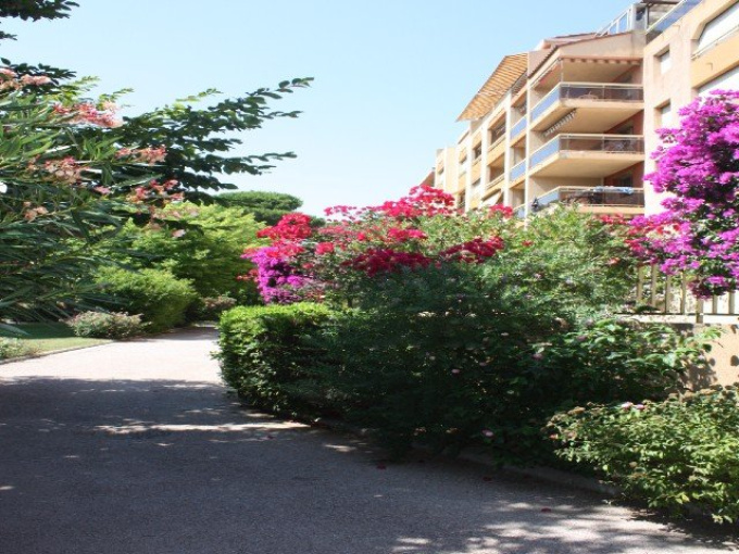 Location de vacances Appartement Hyeres plage (83400)