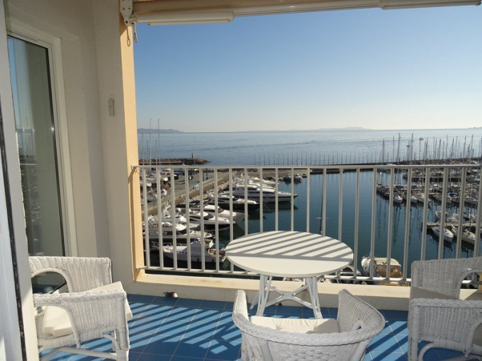 Location de vacances Appartement Hyeres plage (83400)