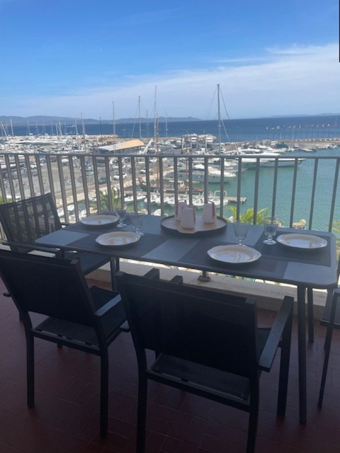 Location de vacances Appartement Hyeres plage (83400)